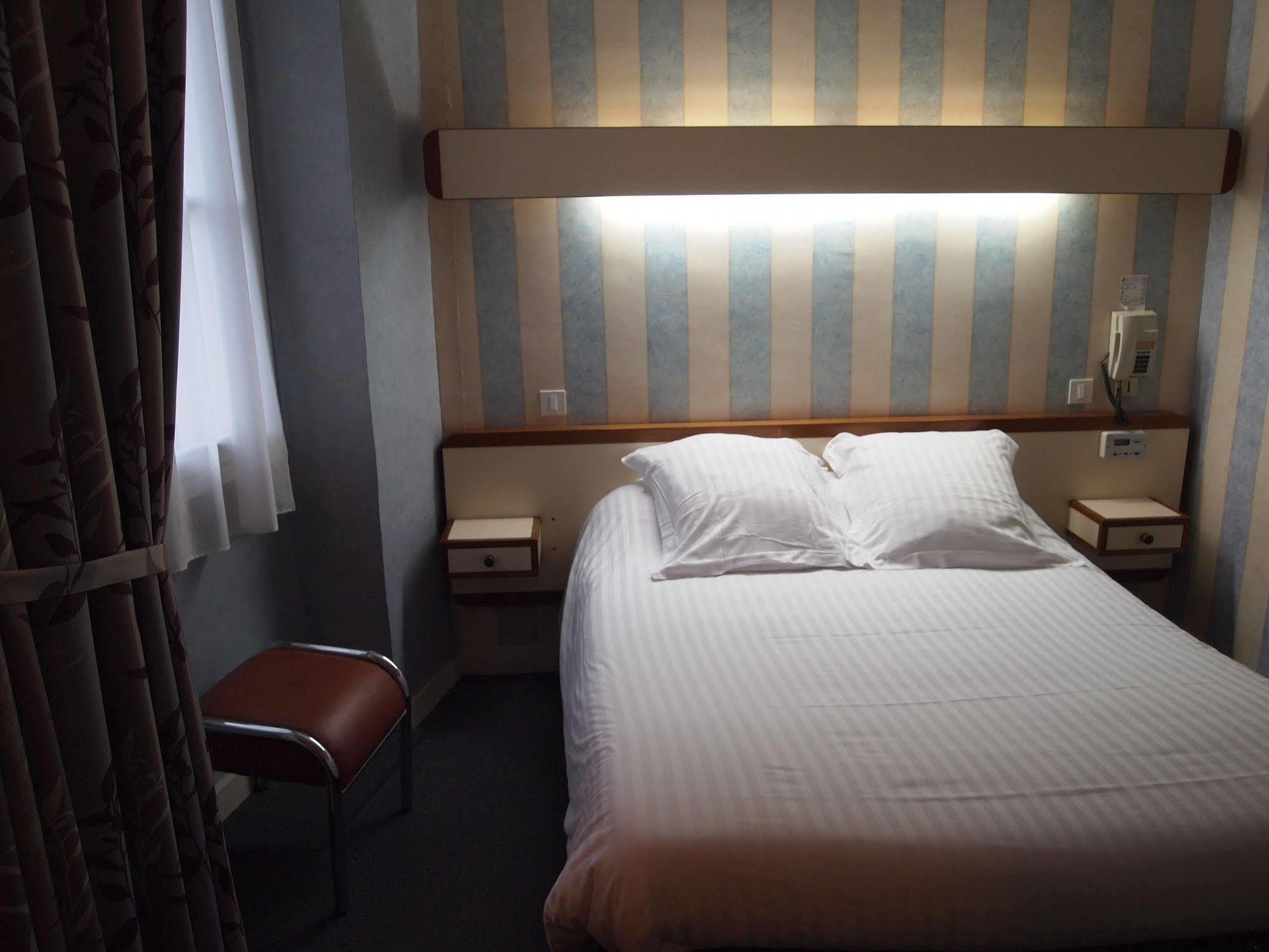 Hotel Le Petit Billot Vitré Kültér fotó